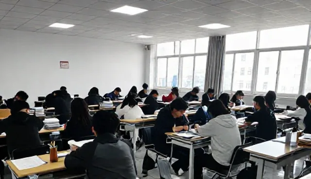 公务员考试备考难题及针对性训练方案